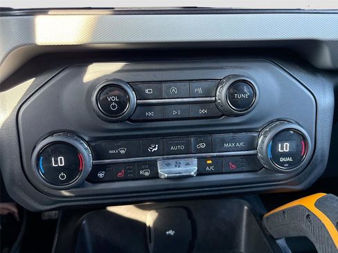 Used 2021 Ford Bronco Badlands image 17