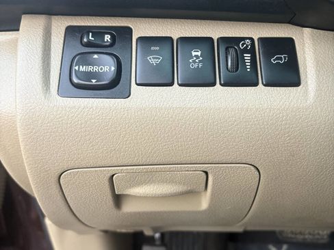 Used 2012 Toyota Highlander Limited w/ Tow Pkg image 24