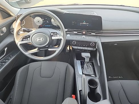 Used 2024 Hyundai Elantra SEL FWD image 22