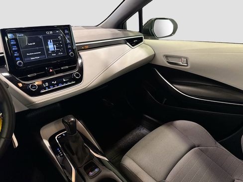 Used 2020 Toyota Corolla SE image 18