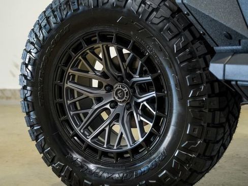 Used 2025 Jeep Wrangler Unlimited Rubicon 392 image 10