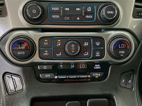 Used 2018 Chevrolet Suburban LT AWD/4WD image 20