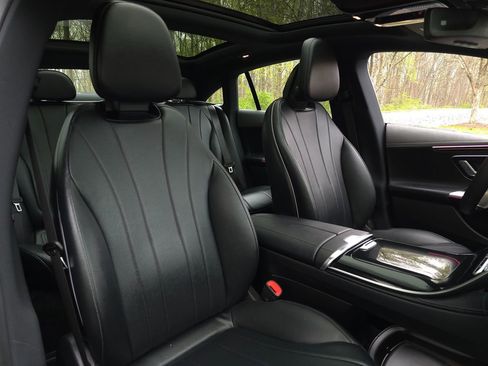 Used 2023 Mercedes-Benz EQE 350+ 4MATIC Sedan w/ Exclusive Trim Package image 19