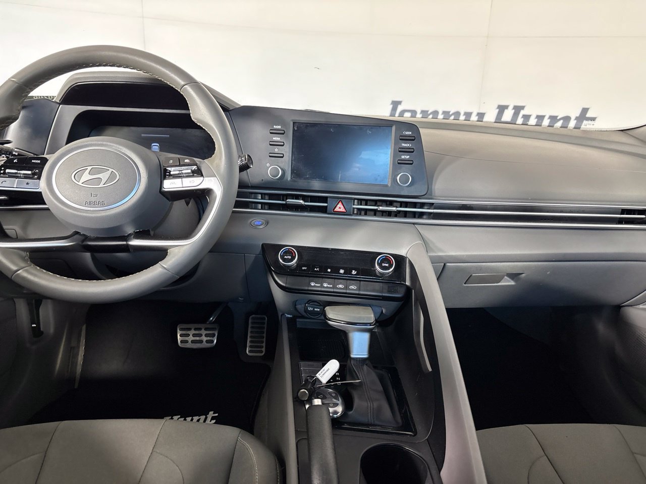 Used 2025 Hyundai Elantra Sport FWD image 24