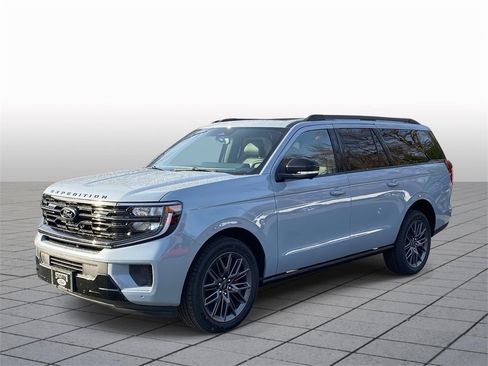 New 2025 Ford Expedition Max Platinum w/ Stealth Performance Package image 4