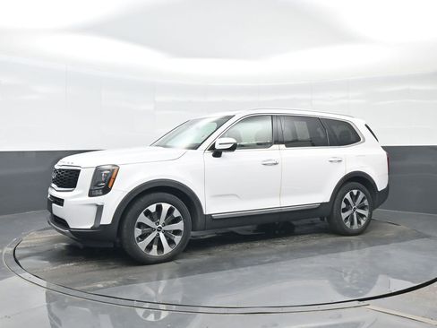 Used 2022 Kia Telluride S AWD/4WD image 2