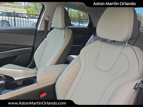 Used 2023 Hyundai Elantra Limited FWD image 16