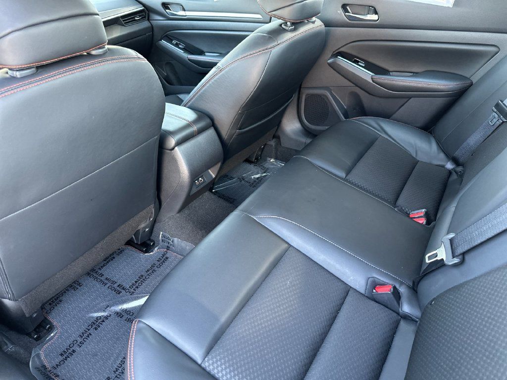 Used 2025 Nissan Altima 2.5 SR FWD image 11