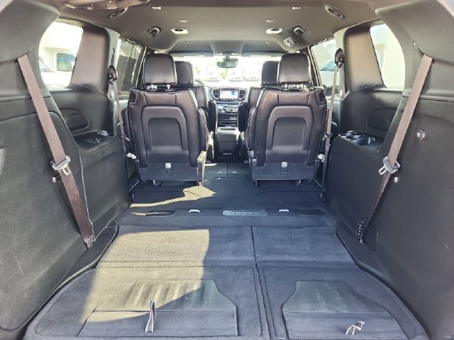 Used 2025 Chrysler Pacifica Select FWD image 34