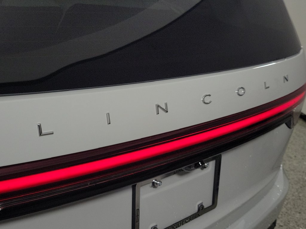 New 2027 Lincoln Aviator Reserve w/ Luxury Package RWD image 5