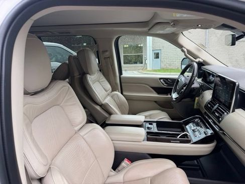 Used 2019 Lincoln Navigator L Reserve w/ Cargo Package AWD/4WD image 7