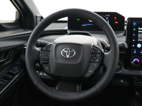 Used 2026 Toyota bZ AWD/4WD image 18
