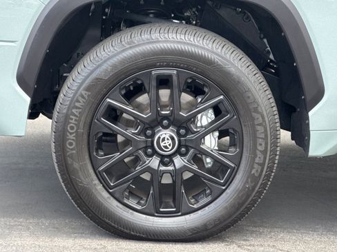 Certified 2025 Toyota Tundra Limited AWD/4WD image 34