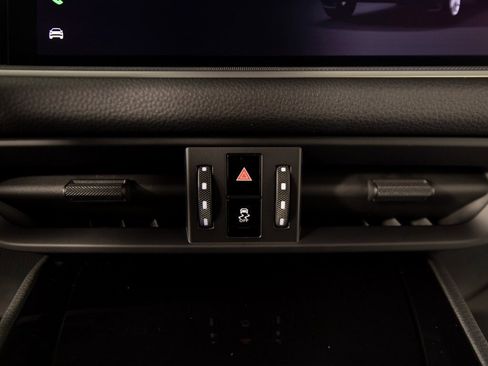 New 2026 Porsche Cayenne Coupe image 24