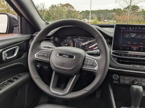 New 2026 Jeep Compass Latitude image 23