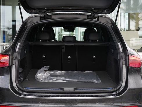 New 2026 Mercedes-Benz GLC 300 image 8