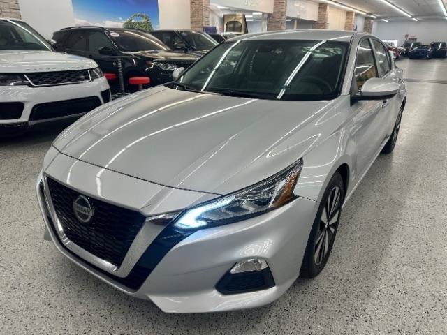 Used 2021 Nissan Altima 2.5 SV FWD image 2