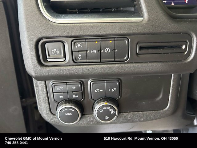 Used 2023 Chevrolet Suburban LT AWD/4WD image 22
