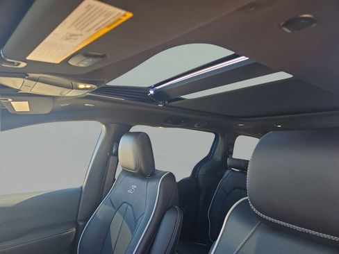 New 2026 Chrysler Pacifica Limited w/ S Appearance Package image 15