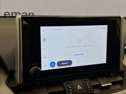 Used 2023 Toyota RAV4 XLE Premium image 15