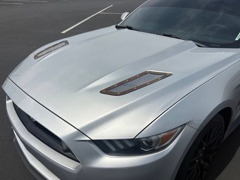 Used 2017 Ford Mustang GT w/ GT Performance Package RWD image 11