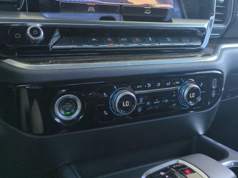 Used 2022 GMC Sierra 1500 Elevation w/ X31 Off-Road Package AWD/4WD image 25