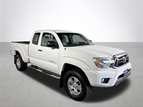 Used 2012 Toyota Tacoma PreRunner w/ SR5 Pkg RWD image 4