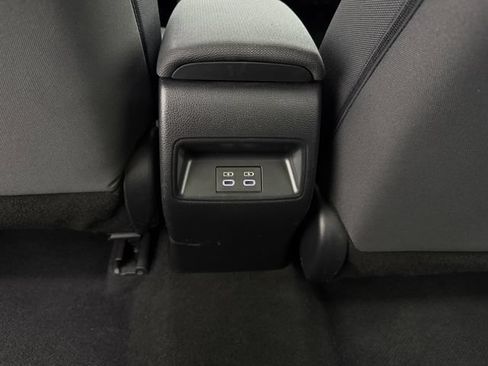 Used 2024 Toyota Corolla LE FWD image 31