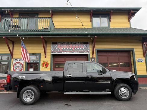 Used 2012 GMC Sierra 3500 Denali AWD/4WD image 3