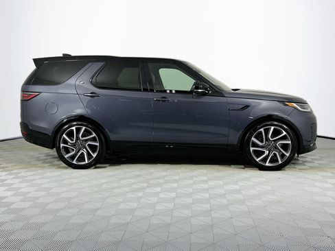 Used 2025 Land Rover Discovery Dynamic SE AWD/4WD image 4