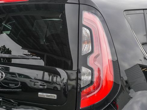 Used 2017 Kia Soul EV + w/ Sun & Fun Package FWD image 8