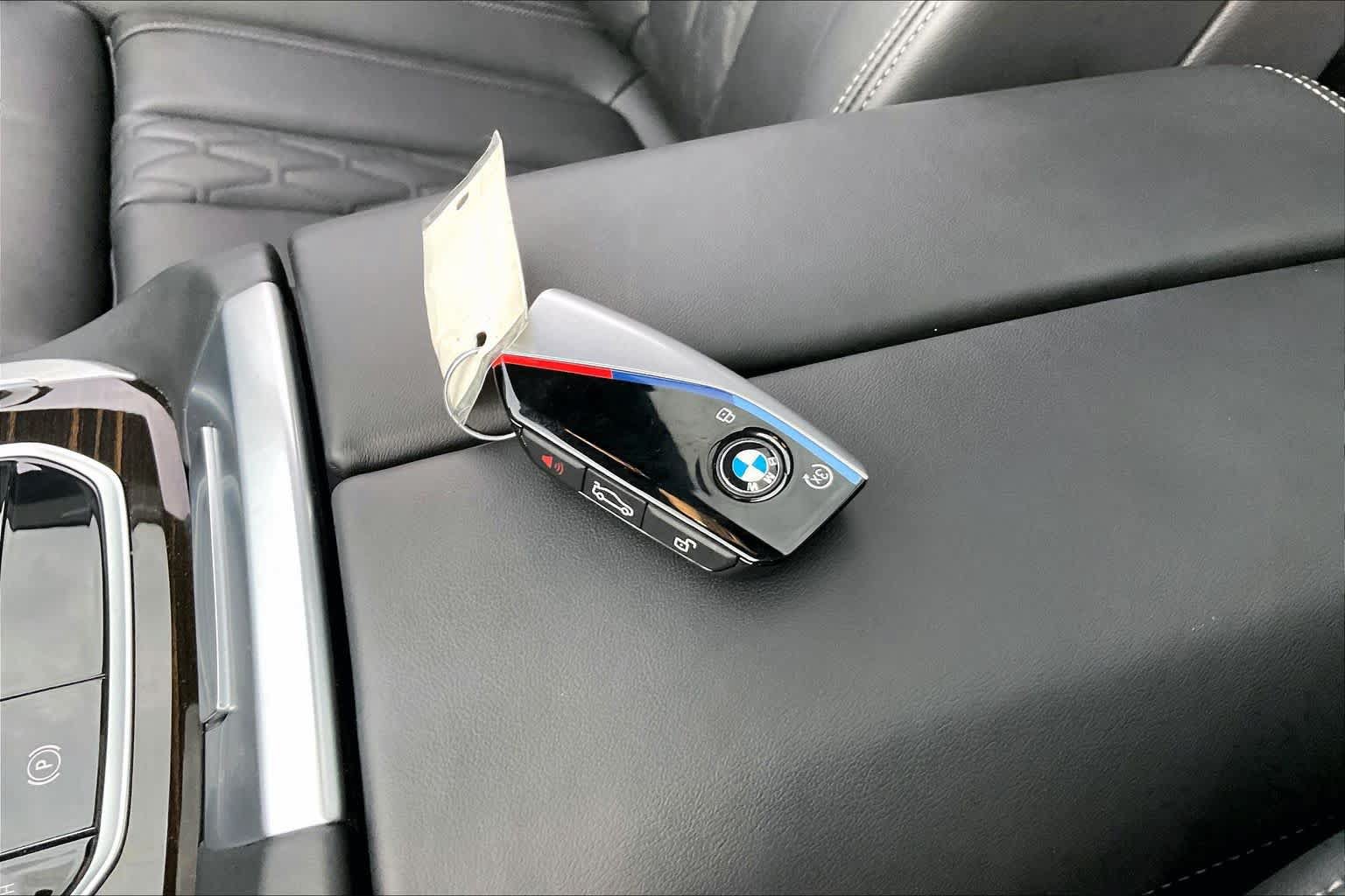 Used 2024 BMW X5 xDrive40i w/ M Sport Package AWD/4WD image 14