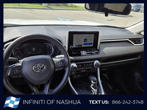 Used 2025 Toyota RAV4 XLE AWD/4WD image 9
