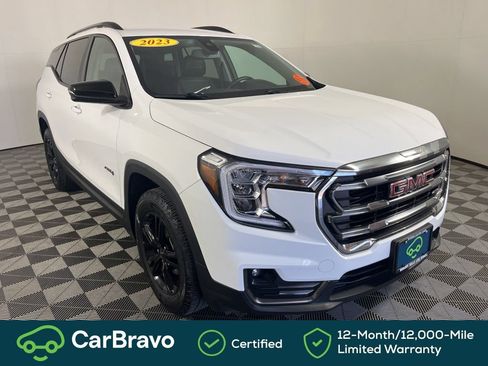 Used 2023 GMC Terrain AT4 AWD/4WD image 2