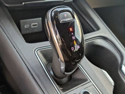 Used 2025 Cadillac XT4 Premium Luxury FWD image 20