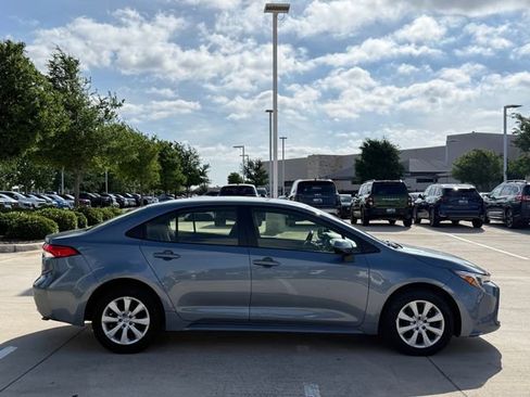 Used 2025 Toyota Corolla LE w/ Carpet Mat Package (TMS) FWD image 5