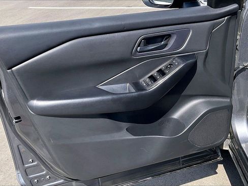 Used 2024 Nissan Rogue S image 26