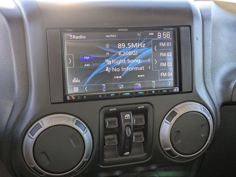 Used 2018 Jeep Wrangler Unlimited Sport image 21