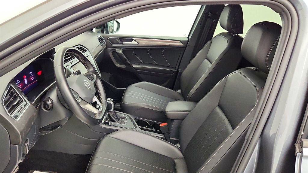 Used 2023 Volkswagen Tiguan SE R-Line FWD image 19