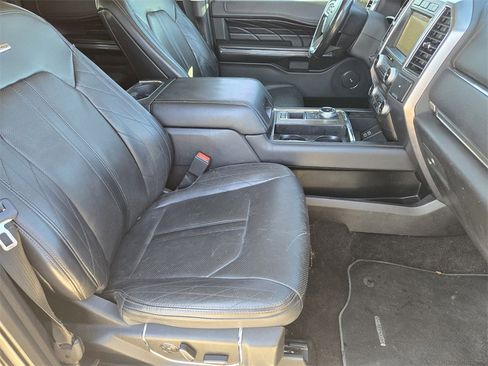 Used 2019 Ford Expedition Max Platinum image 13