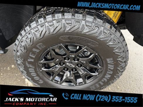 Used 2025 Chevrolet Colorado ZR2 w/ Technology Package image 17