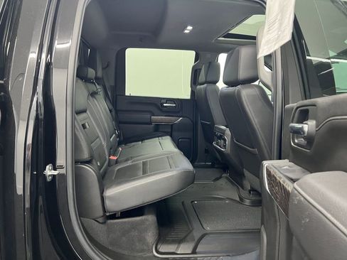 Used 2022 GMC Sierra 2500 Denali w/ Denali Black Diamond Edition AWD/4WD image 25
