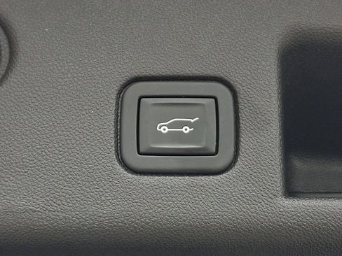 Used 2020 Chevrolet Equinox LT image 30