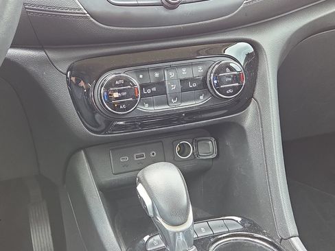 Used 2022 Buick Encore GX Select FWD image 20