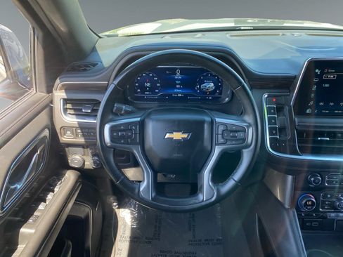 Used 2024 Chevrolet Suburban LT RWD image 12