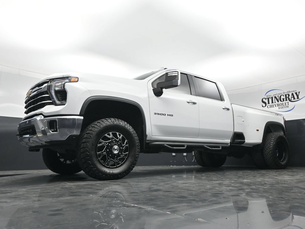 Used 2025 Chevrolet Silverado 3500 LTZ w/ LTZ Plus Package AWD/4WD image 31