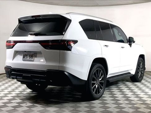 Used 2024 Lexus LX 600 F Sport image 7