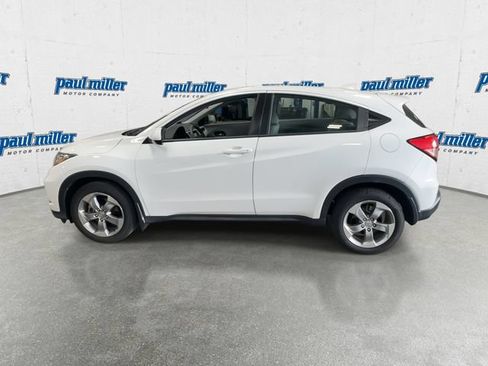 Used 2017 Honda HR-V LX image 7