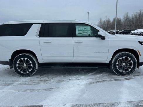 New 2026 Chevrolet Suburban LT w/ Comfort Package image 2