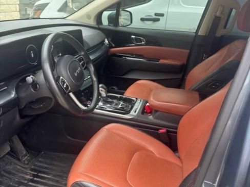 Certified 2024 Kia Carnival SX Prestige image 4